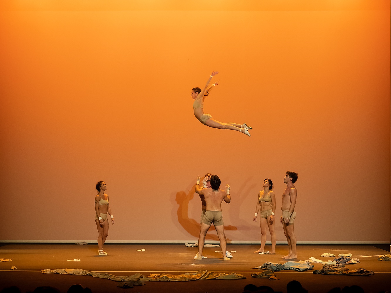 Espectaculo desprovisto 62